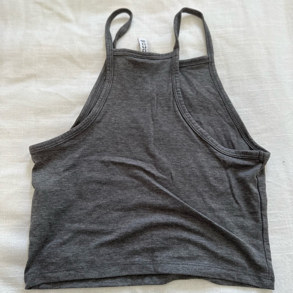 2 basic crop tops - Picture 3 of 4